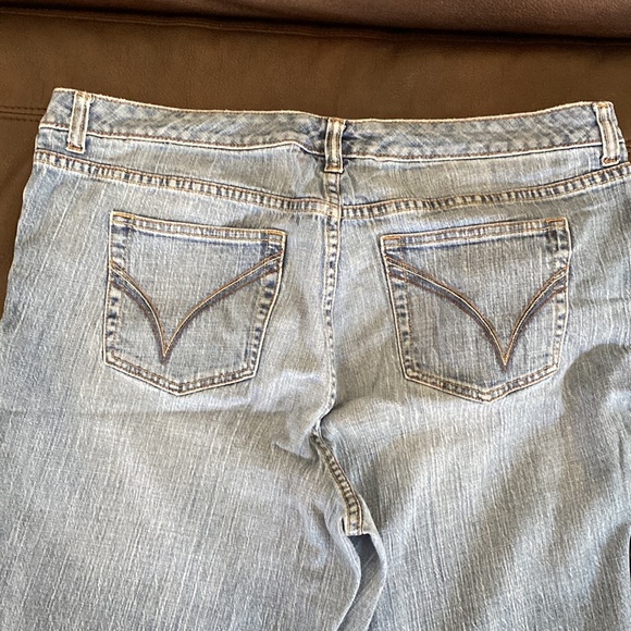 ๐SALE!!๐VENEZIA BY LANE BRYANT STRETCH BOOTCUT JEANS SIZE 4 (14/16) - Picture 3 of 5